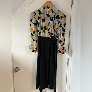Diane von Furstenberg Silk Wrap Dress Abstract Print Size 2